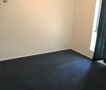 Cozy 3 Bedroom Home with a Pool! - Photo 1