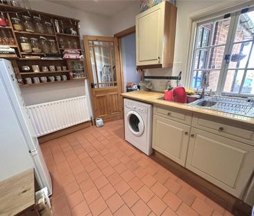 2 bedroom terraced house to rent - Photo 4