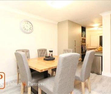 3 bedroom end of terrace house to rent - Photo 4