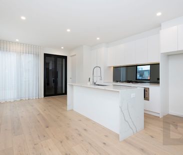 Prime location with lots to offer - Photo 3