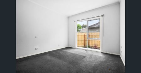 THREE-BEDROOM FAMILY HOME | GREAT LOCATION | LOW MAINTENANCE - Photo 5