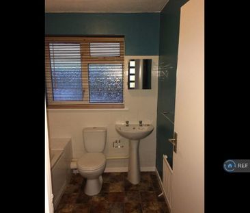 2 bedroom terraced house to rent - Photo 4