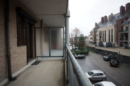 Appartement met 2 slaapkamers en garage te huur in Genk centrum! - Photo 2