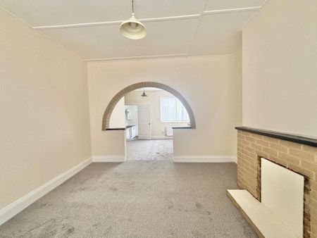 2 bedroom terraced house to rent - Photo 4