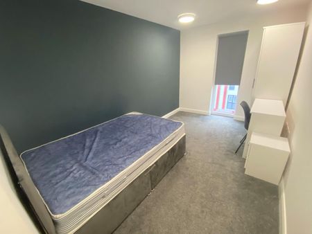 3 bedroom apartment to rent - Photo 4