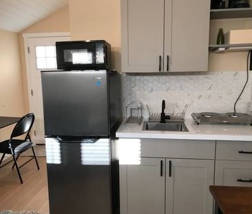 $1800 furnished studio in Kits - Photo 2