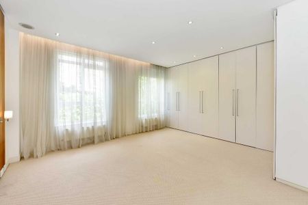 5 bedroom semi-detached house to rent - Photo 2