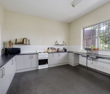 ONE UNFURNISHED ROOM IN SHARE ACCOMMODATION COOKS HILL - Photo 5