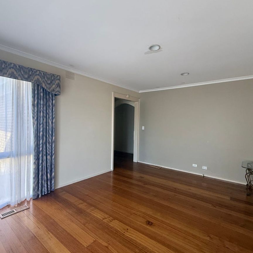 Perfect Location! - Photo 1