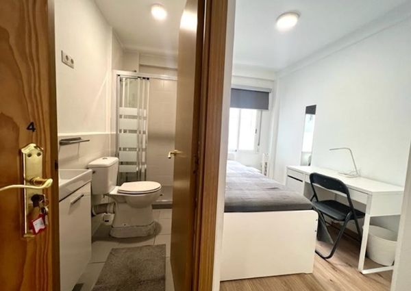 Calle León, Getafe, Community of Madrid 28903