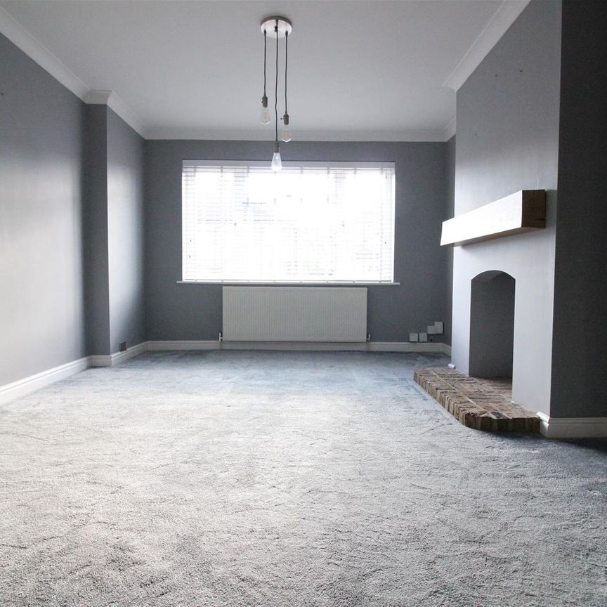 Goshawk Gardens, Hayes - Photo 1