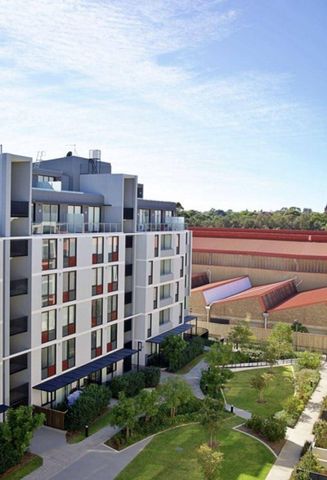 Spacious Two Bedroom Apartment in Rosebery - Photo 4