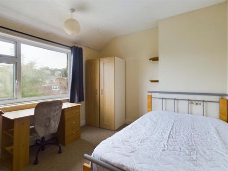 4 bedroom terraced house to rent - Photo 5