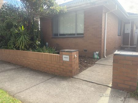 2 Laverton Street, Williamstown - Photo 2