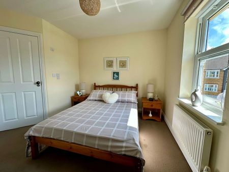 3 bedroom semi-detached house to rent - Photo 3