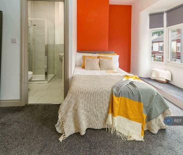 1 bedroom in a house share to rent - Photo 3