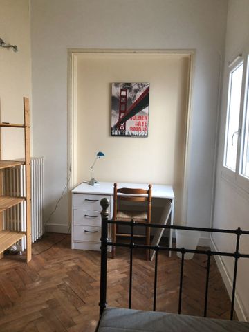 Chambre meublée dans maison étudiante 125 m2 - Photo 2