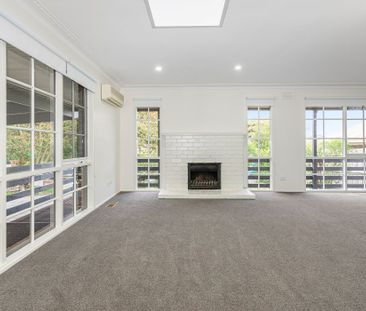 Spacious Four-Bedroom Family Home in Prime Frankston Location - Photo 3