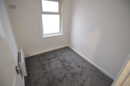 3 bedroom apartment to rent - Photo 3