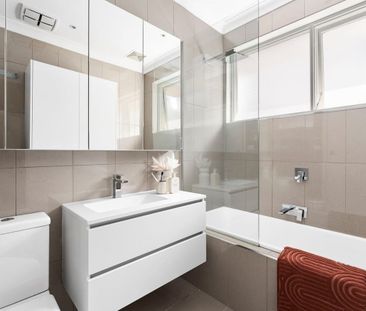 A well located Essendon Gem - Photo 6