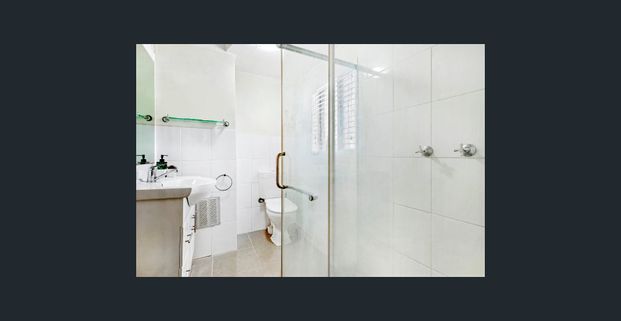 One Bedroom Apartment on Chevron Island - Photo 1