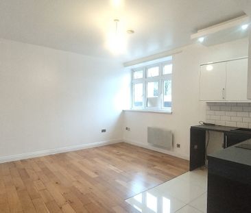 Windmill Place, Southall - Photo 4