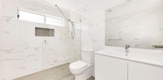 Near New One-Bedroom Granny Flat in Ultra-Convenient Location - Photo 2