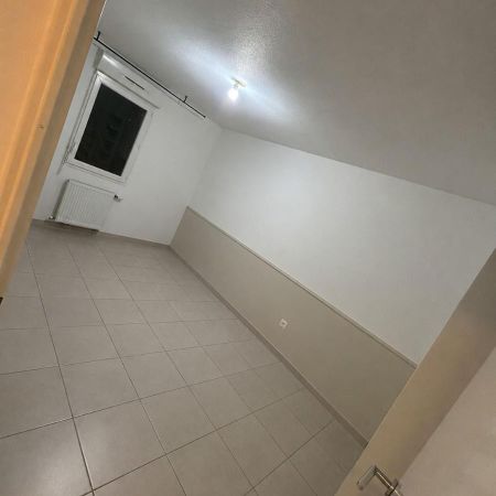 Location Appartement 3 pièces 53m² TOULON 83100 - Photo 4