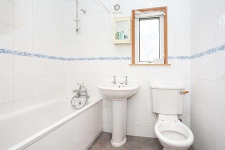 Bruce Grove, Wd, Watford, WD24 - Photo 4