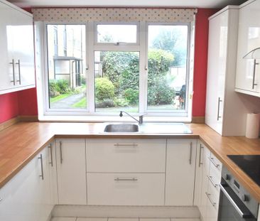 2 bedroom ground floor flat to rent - Photo 5