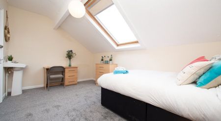 81 Headingley Avenue, Headingley, Leeds, LS6 3ER - Photo 4