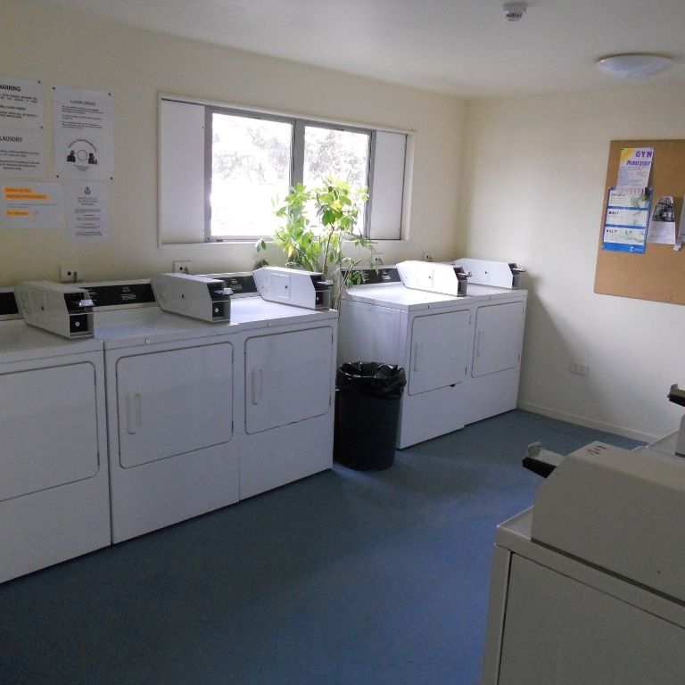 Fully furnished studio unit with one bathroom on the ground floor - Photo 1