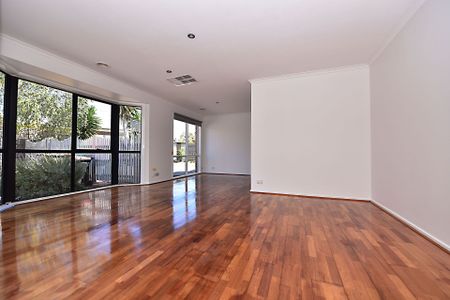 13 Hannagan Street Aspendale Gardens VIC - Photo 2