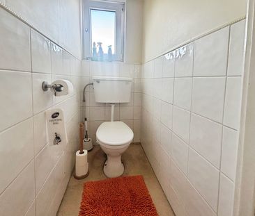 2 bedroom apartment to rent Chichester Court, Pevensey Garden, Wort... - Photo 1