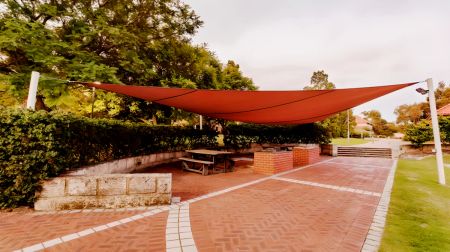 don watts house : 8 Bedroom Apartment - Photo 4