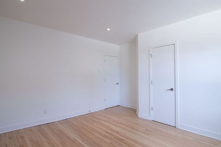 2105 Chomedey Street - Photo 3