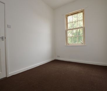 2 Bedroom Terraced House - Photo 4