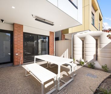 7-bedroom shared house / townhouse, Woodmere Avenue - Photo 3