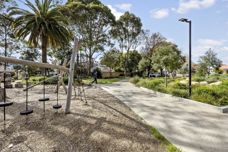 Victorian Soul Meets Refined Urban Living - Photo 2