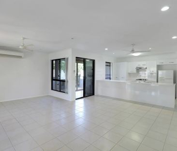 Comfortable Family Living in a Prime Urraween Location - Photo 1
