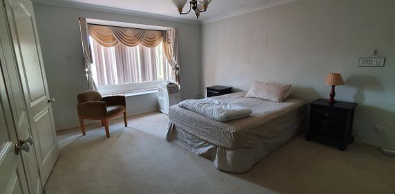 Kellyville - Photo 2