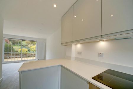 2 bedroom end of terrace house to rent - Photo 5