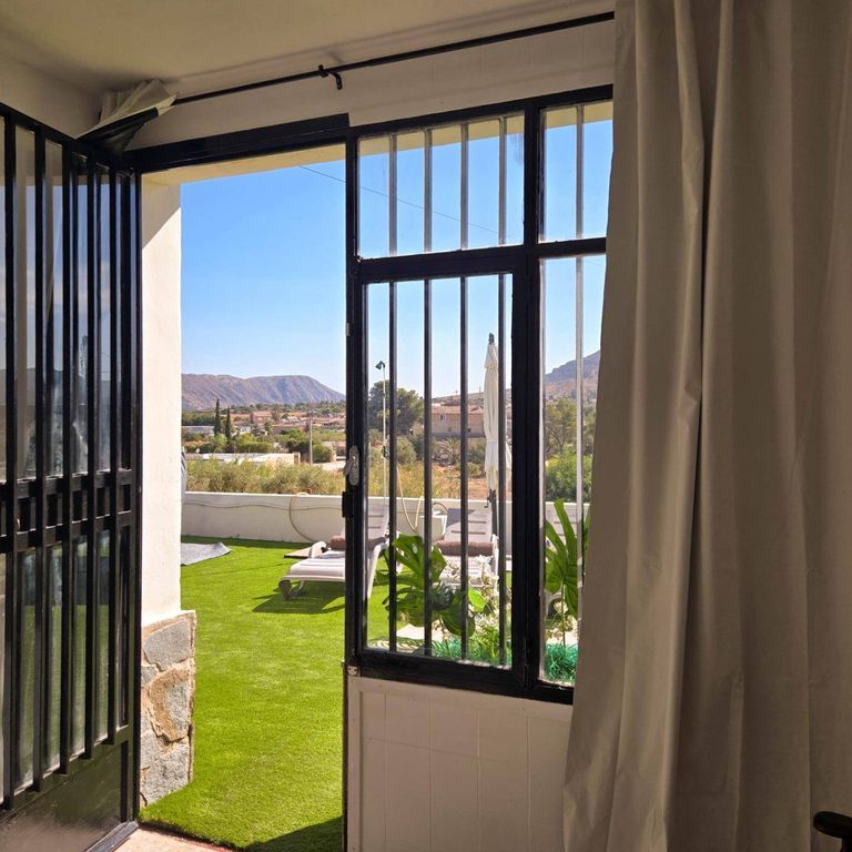 Luxury 4 room Detached House for rent in Alicante, Spain - Photo 1