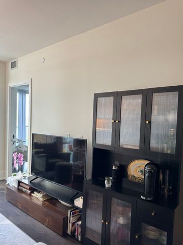 For Lease - 1 Edgewater Drive Unit# 307, Toronto, Ontario - Photo 3
