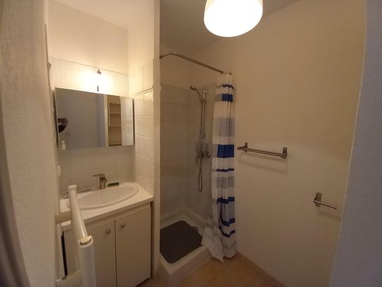 AIX LA DURANNE BEAU T2 MEUBLE AVEC TERRASSE ET BOX, - Photo 1