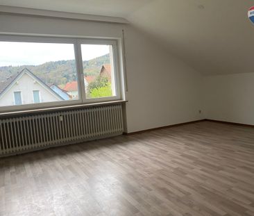 3-ZIMMER-DACHGESCHOSS-WOHNUNGEN IM 2-OBERGESCHOSS LINKS ZUR MIETE! - Photo 3