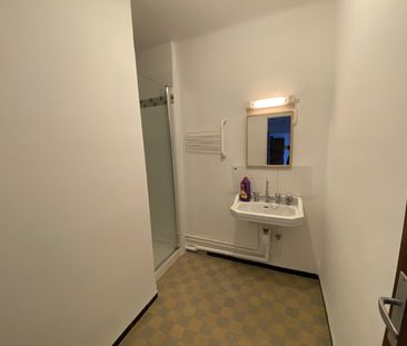 Appartement T3 à louer – Toulon Haute Ville – Charles Barnier - Photo 5