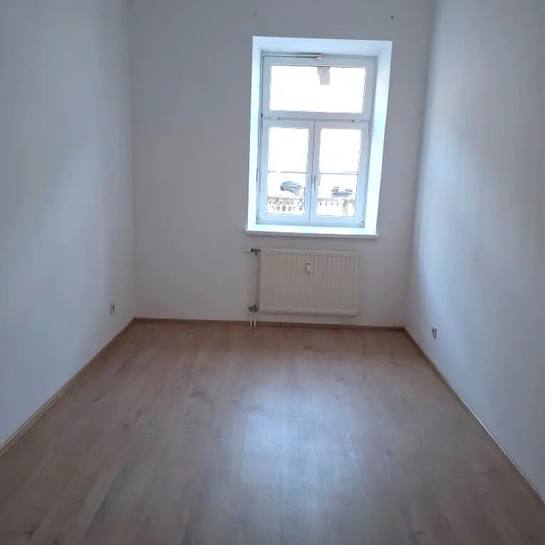 Teilrenovierte 2-Zimmer-Wohnung im Halbstock eines Mehrparteienhauses in Thörl nahe Kapfenberg zu mieten ! - Photo 1