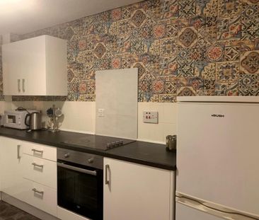 1 Bed Flat, Elderslie Street, G3 - Photo 2