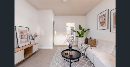 Low maintenance 2 bedroom ground floor unit positioned perfectly - Photo 2